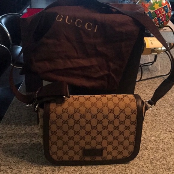 Gucci Handbags - Gucci Messenger Bag